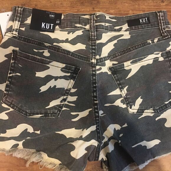 Kut From The Kloth size 00 raw hem high rise camo jean shorts - Picture 5 of 5